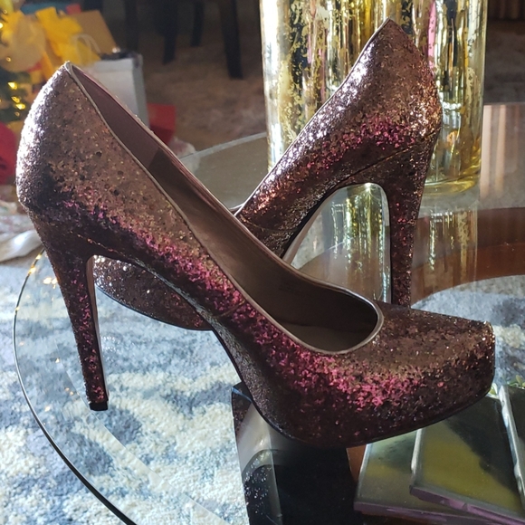 Shoe - Picture 2 of 5